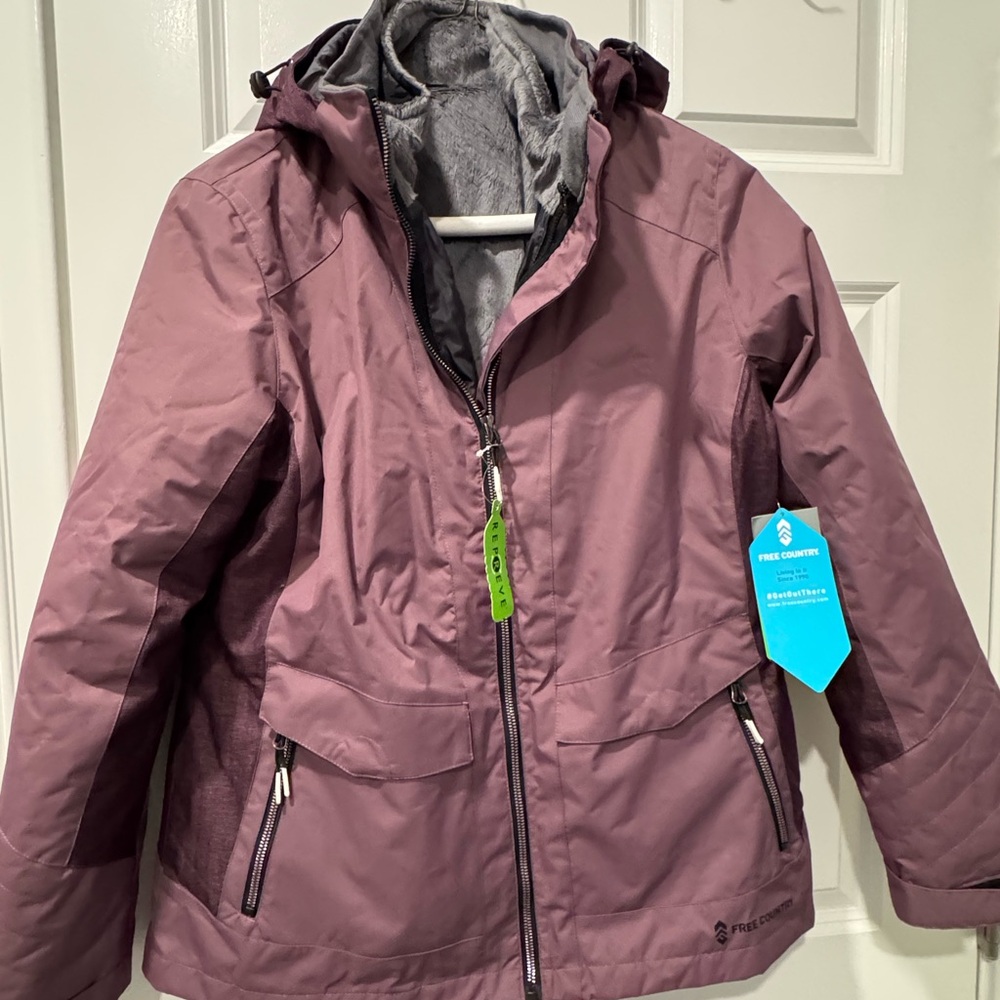 Free Country Purple Ski Jacket with Hood and Insulated Design